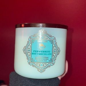 White Barn Peppermint Hot Chocolate Candle